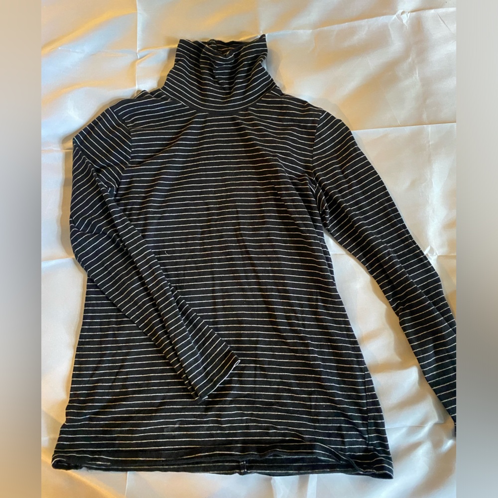 Striped turtle neck